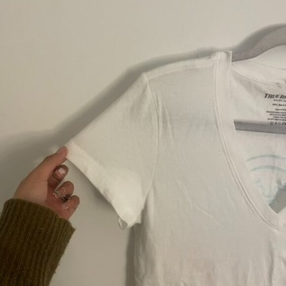 True Religion White Slim Glitter Logo V-Neck Tee - Picture 5 of 10